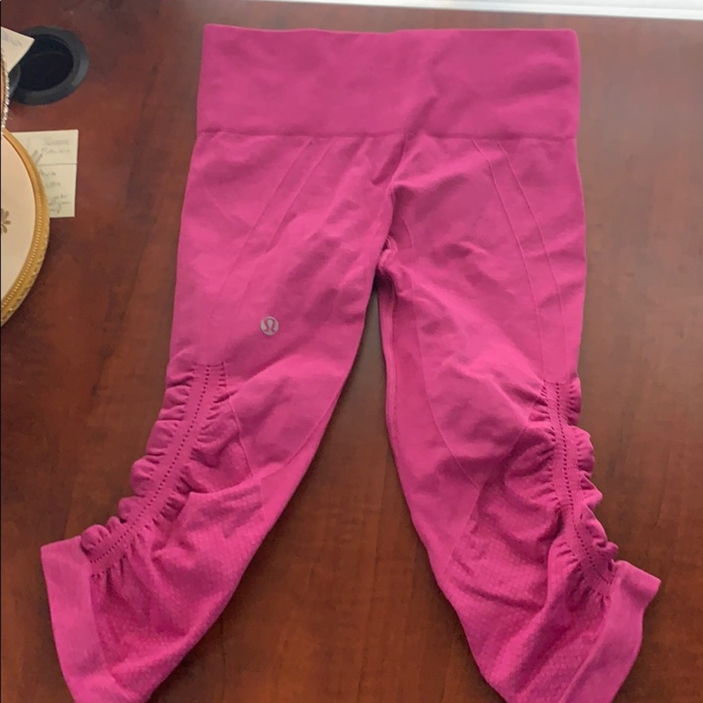Lululemon “Ebb and flow” crop pink leggings(size2)